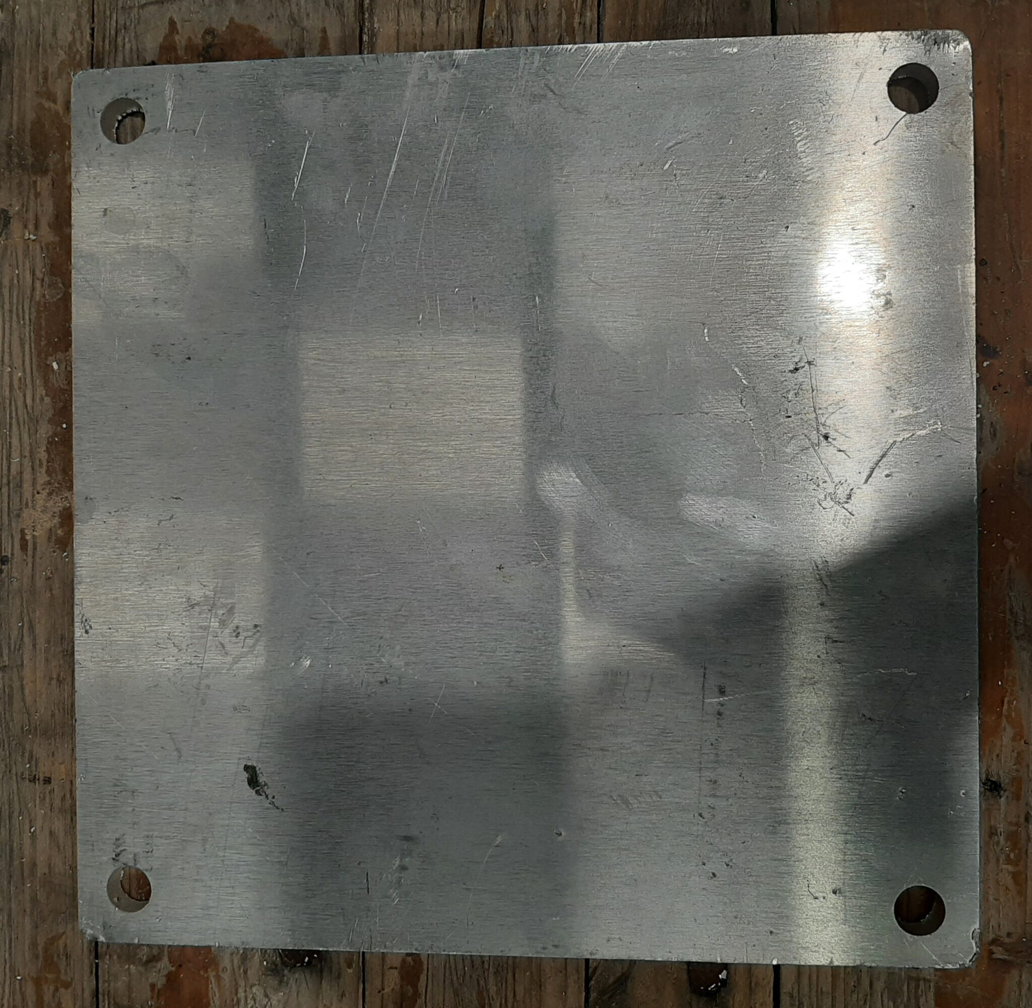 Platine pour pilier de portail